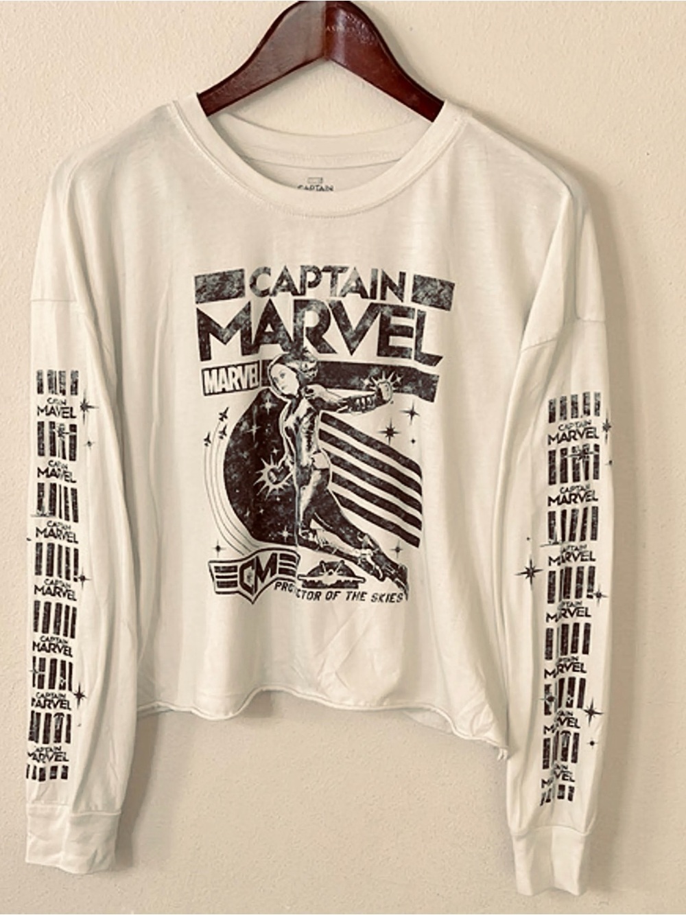 Marvel Captain Marvel Graphic Crop Tshirt size 2XL